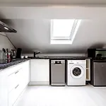Loft Evasion Luxe Jacuzzi