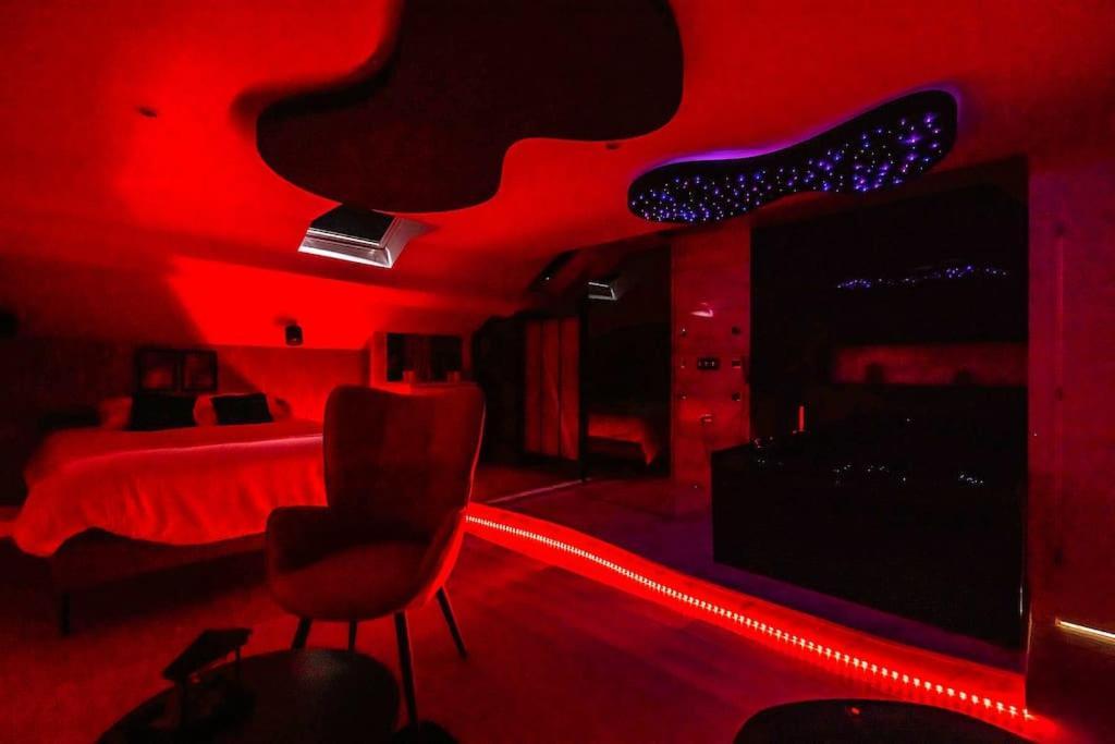 Loft Evasion Luxe Jacuzzi Apartment *